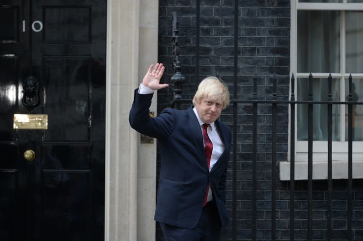 Boris Johnson, alors ministre des Affaires étrangères, quitte le 10 Downing Street, à Londres le 13 juillet 2016. (OLI SCARFF / AFP)