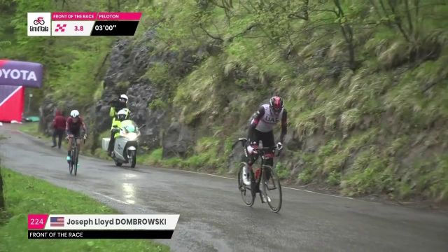 À 4km de l'arrivée, Joe Dombrowski se défait de son compagnon d’échappée, l'Italien Alessandro De Marchi pour filer vers la victoire à Sestola pour la 4e étape du Tour d'Italie.