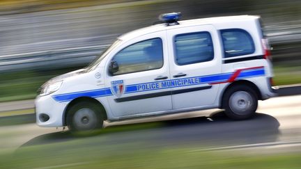 Une voiture de la police municipale, le 8 novembre 2017, à Nantes (Loire-Atlantique). (LOIC VENANCE / AFP)