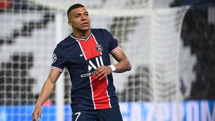 Kylian Mbappé pendant la demi-finale aller de la Ligue des champions entre le Paris Saint-Germain et Manchester City, le 28 avril 2021 au Parc des Princes à Paris. (ANNE-CHRISTINE POUJOULAT / AFP)