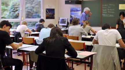 Des &eacute;l&egrave;ves de Terminale &agrave; Strasbourg (Bas-Rhin), le 17 juin 2010. (JOHANNA LEGUERRE / AFP)