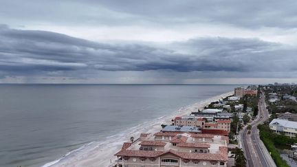 L'ouragan Milton est repassé en catégorie 5, le niveau le plus élevé, avant de toucher terre, mercredi 9 octobre, en Floride. (France 2)