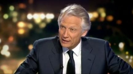 L'ancien Premier ministre Dominique de Villepin&nbsp;sur le plateau du journal de 20 heures de France 2, le 15 mars 2012. (FRANCE 2)