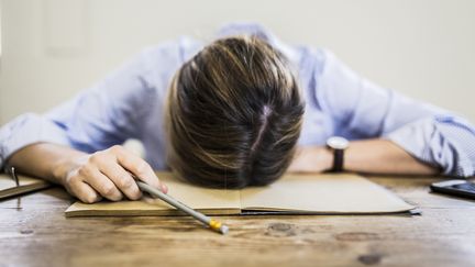 Le travail, surtout de nuit, peut être un facteur de stress pour le coeur. (Illustration) (GETTY IMAGES / WESTEND61)