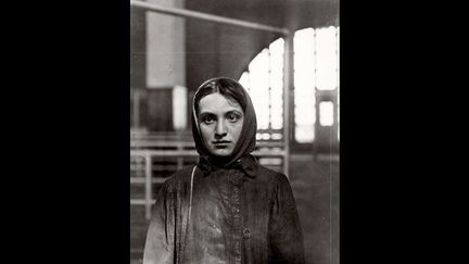 Jeune juive à Ellis Island, 1905
 ((c) Lewis Hine / collection George Eastman House, Rochester)