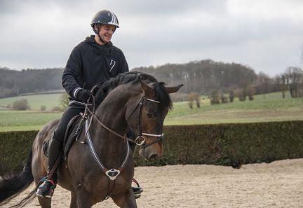 Le cavalier français Karim Laghouag à l'entraînement avec son cheval Entebbe. (Claire Bargelès)