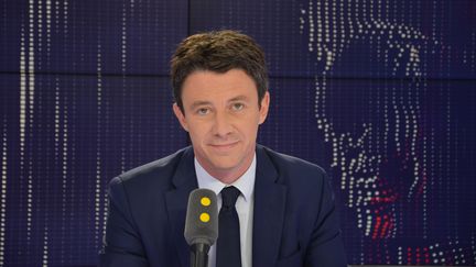 Benjamin Griveaux,&nbsp;secrétaire d’Etat auprès du premier Ministre, porte-parole du gouvernement. (JEAN-CHRISTOPHE BOURDILLAT / RADIO FRANCE)