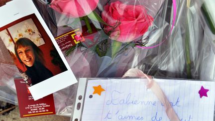 Fabienne Terral-Calm&egrave;s, l'enseignante&nbsp;tu&eacute;e par une m&egrave;re d'&eacute;l&egrave;ve &agrave; Albi, a &eacute;t&eacute; d&eacute;cor&eacute;e de la L&eacute;gion d'Honneur &agrave; titre posthume, le 13 juillet 2014. (MAXPPP)