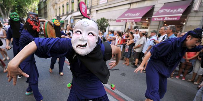 La parade du OFF au Festival d&#039;Avignon 2012.
 (Gerard Julien/ AFP)