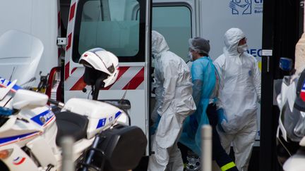 Le 29 mars, 36 patients atteints du Covid - 19 ont été transférés de Mulhouse vers la région Nouvelle Aquitaine. (LAURENT PERPIGNA IBAN / HANS LUCAS)