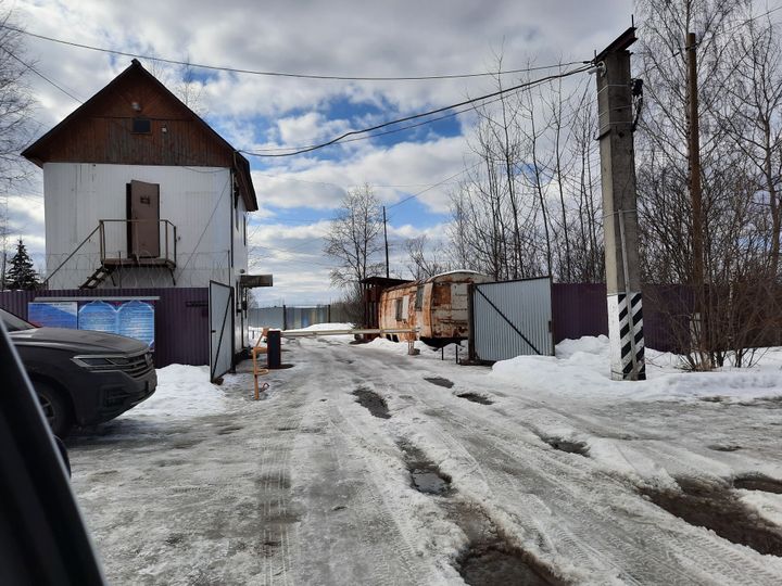 L'entrée de la colonie&nbsp;correctionelle de Pokrov (Russie). (CLAUDE BRUILLOT / RADIO FRANCE)