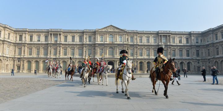 Reconstitution historique au palais des Tuileries à l'occasion du bicentenaire du retour de Napoléon de l'Ile d'Elbe
 ( ISA HARSIN/SIPA)