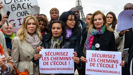 &nbsp; (Le 13 mai dernier des personnalités s'étaient déjà rassemblées à Paris pour demander la libération des jeunes filles enlevées au Nigeria, en présence de Yamina Benguigui et Valerie Trierweiler © Christophe Petit Tesson)