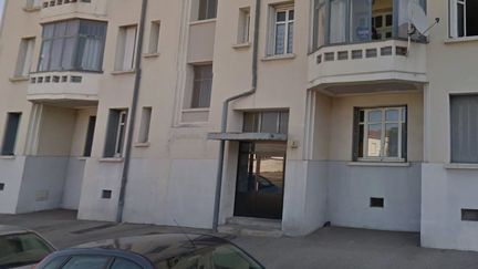 C'est dans ce petit immeuble du 8e arrondissement, au 3 rue Ludovic-Arrachart, à Lyon, qu'un père a tué sa femme et quatre de ses enfants, le samedi 5&nbsp;décembre.&nbsp; (GOOGLE MAPS / FRANCETV INFO)