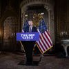 Donald Trump s'adresse aux médias lors d'une conférence de presse, à Mar-a-Lago (Floride), le 7 janvier 2025. (SCOTT OLSON / AFP)