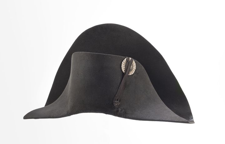 Poupard, Paris, "Chapeau de l'empereur Napoléon 1er, dit de la campagne de Russie", 1804-1811 (Paris, musée de l'Armée) (CHRISTOPHE CHAVAN / RMN-GP / AGENCE PHOTO DE LA RMN-GP)