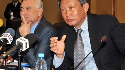 L'envoyé spécial de l'ONU Choi Young-jin (Cor. Sud) lors d'une conférence de presse à Dakar, le 28/02/11 (AFP/SEYLLOU)