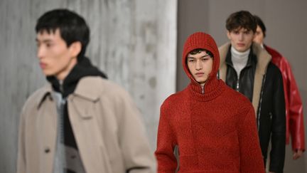 Fashion Week masculine à Pais : une silhouette urbaine et graphique pour l'homme Hermès