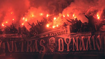 Les supporters du Dynamo Kiev (Ukraine) lors d'un match &agrave; domicile contre le Chakhtar Donetsk, le 24 septembre 2011. (GETTY IMAGES EUROPE)