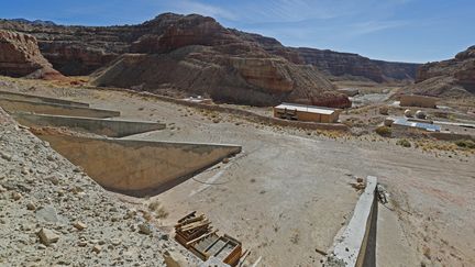 Une mine d'uranium se trouve à Ticaboo le désert de l'Utah aux Etats-Unis, le 27 octobre 2017. (GEORGE FREY / GETTY IMAGES NORTH AMERICA)