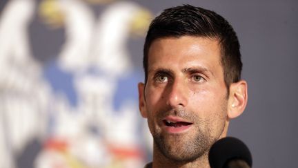 Le Serbe Novak Djokovic lors d'une conférence de presse à Belgrade, le 11 juillet 2022. (PEDJA MILOSAVLJEVIC / AFP)