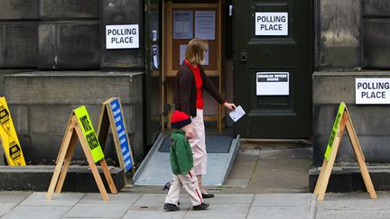 &nbsp; (Un bureau de vote en Ecosse, à Edimbourg, lors des européennes de 2009 © REUTERS/David Moir)