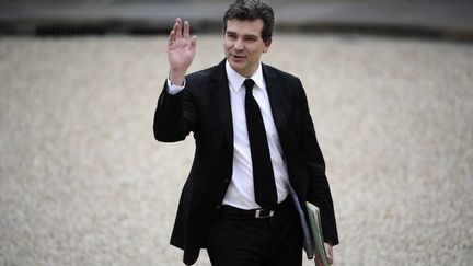 Arnaud Montebourg, ministre du Redressement productif, arrive &agrave; l'Elys&eacute;e pour le Conseil des ministres, le 17 mai 2012.&nbsp; (LIONEL BONAVENTURE / AFP)