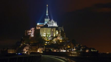 Tous l'été, le Mont Saint-Michel révèle sa lumière intérieure.
 (Luc Arden)