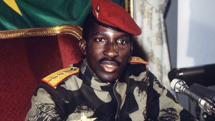 Thomas Sankara, le père de la révolution burkinabè, au cours d'une conférence de presse le 7 février 1986 à Paris. (Photo AFP/Pascal George)