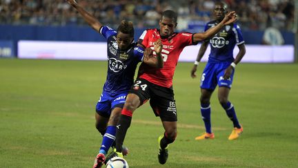 Francois Kamano (Bastia) et Ludovic Baal (Rennes) (PASCAL POCHARD CASABIANCA / AFP)