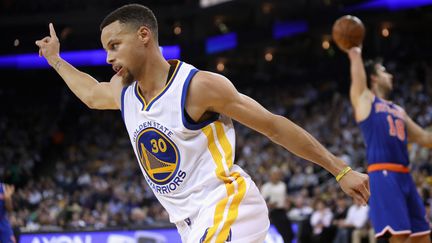 Stephen Curry mène un train d'enfer avec les Warriors (EZRA SHAW / GETTY IMAGES NORTH AMERICA)