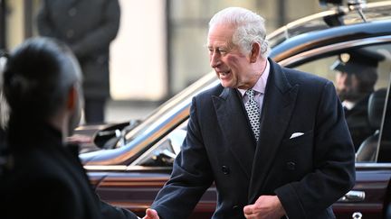 Le roi Charles III visite un centre communautaire à Londres, le 8 décembre 2022. Photo d'illustration. (JUSTIN TALLIS / POOL / VIA AFP)