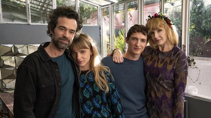 Romain Duris, Megan Northam, Aliocha Schneider, et Kelly Reilly, dans "Salade Grecque" de Cédric Klapisch. (JEROME PLON)