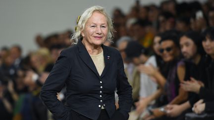 Agnès b. lors d'un défilé à Paris, le 30 septembre 2019. (CHRISTOPHE ARCHAMBAULT / AFP)