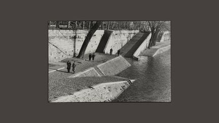 Henri Cartier-Bresson, "Les quais de Seine", 1955 Collection du musée Carnavalet – Histoire de Paris&nbsp; (© Fondation Henri Cartier-Bresson/Magnum Photos)