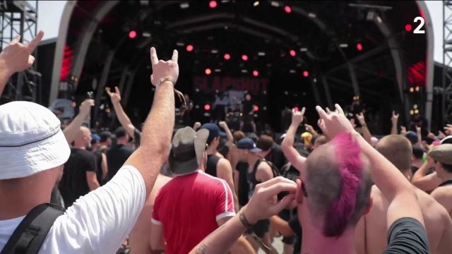 Canicule : le Hellfest, un festival de musique métal sous des chaleurs infernales