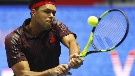 Jo-Wilfried Tsonga fait son retour à quelques semaines de la finale de la Coupe Davis. (ANATOLY MALTSEV / EPA)