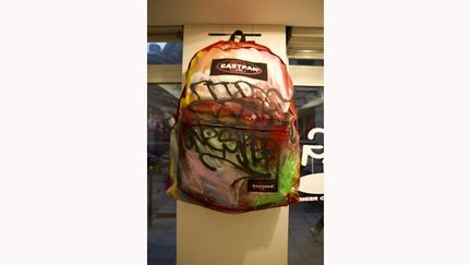 Tag my giant bag : by Siker
 (DR)