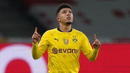 L'attaquant Jadon Sancho, ici le 13 mai dernier face au RB Leipzig, est officiellement un Red Devil.&nbsp; (MICHAEL SOHN / AP-POOL / AFP)