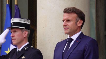 Nouveau Premier ministre : les consultations ont commencé à l'Élysée (France 2)