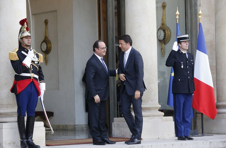 François Hollande accueille le président du Conseil italien Matteo Renzi le 25 juin 2016 à l'Elysée (Paris). (JACKY NAEGELEN / REUTERS)