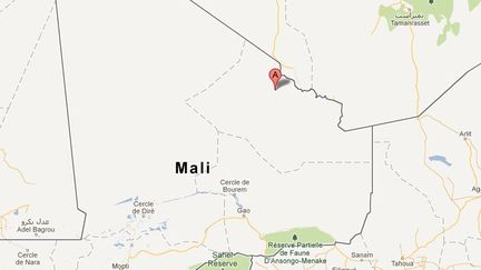 Un attentat-suicide &agrave; la voiture pi&eacute;g&eacute;e &agrave; Inhalil, pr&egrave;s de Tessalit, dans le nord-est du Mali, a fait au moins cinq morts, vendredi 22 f&eacute;vrier 2013. (GOOGLEMAPS / FRANCETV INFO)