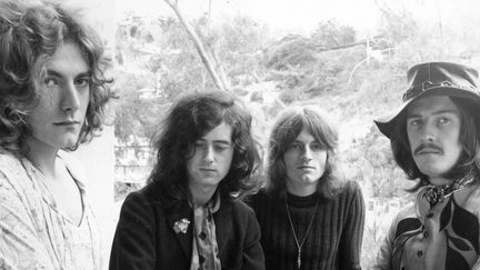 Le groupe Led Zeppelin, (de gauche à droite : Jimmy Page, Robert Plant, John Paul Jones et John Bonham),&nbsp; au château Marmont à Los Angeles&nbsp;(Californie), en 1969. (MAXPPP)