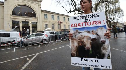 Un membre de l'association L214, le 23 mars 2017. (Photo d'illustration) (SYLVAIN THOMAS / AFP)