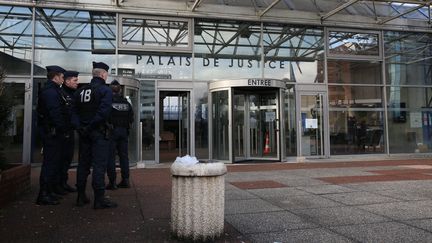 Bobigny : acquittement du policier qui avait tué un prisonnier en cavale d'une balle dans le dos