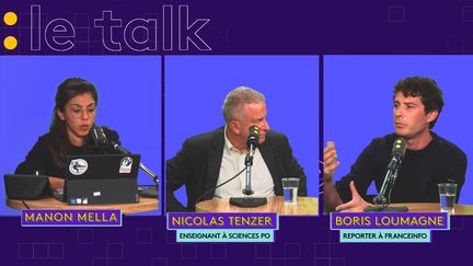 Nicolas Tenzer, enseignant à Sciences Po, spécialiste des questions internationales et Boris Loumagne, reporter à franceinfo, invités du Talk le 26 septembre 2022. (CAPTURE D'ÉCRAN TWITCH)