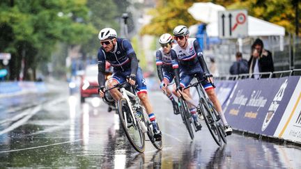 Les Français Gatien Le Rousseau, Mattis Lebeau et Kévin Le Cunff lors des Championnats du monde de paracyclisme, le 26 septembre 2024 à Zurich (Suisse). (ED SYKES / SIPA)