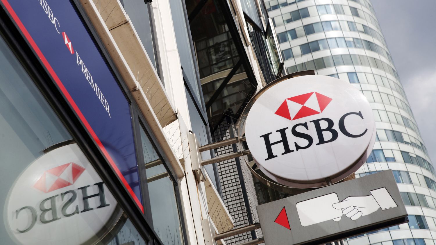 Le groupe bancaire HSBC veut supprimer 35 000 emplois dans le monde