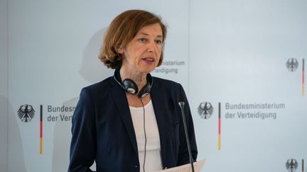 La ministre des Armées, Florence Parly, lors d'une conférence de presse à Saarland (Allemagne), le 21 août 2020. (OLIVER DIETZE / DPA / AFP)