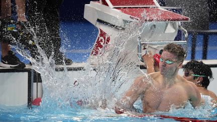 Il avait décidé de frapper fort. A 22 ans, Léon Marchand remporte quatre médailles d'or, sur 200 m brasse (photo), 200 m papillon, 200 m 4 nages et 400 m 4 nages, ainsi que le bronze sur le relais 4x100 m 4 nages. Il est le Tricolore le plus titré de ces Jeux à domicile et conquiert le cœur des Français. (SIPA)